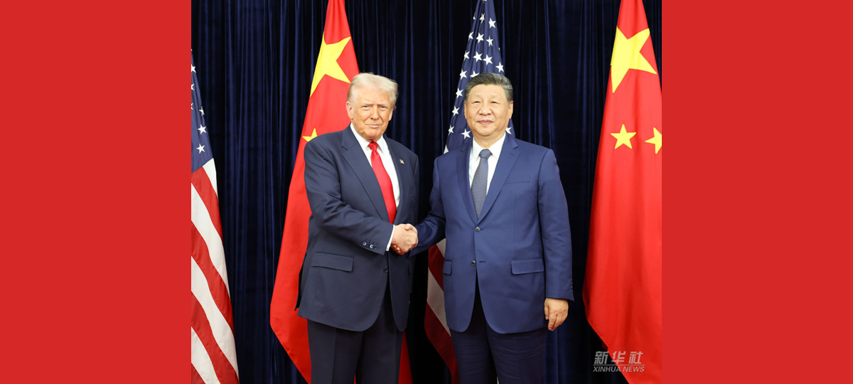 Xi Jinping diz que desenvolvimento da China anda lado a lado com a visão de Trump de "Tornar a América Grande Novamente"