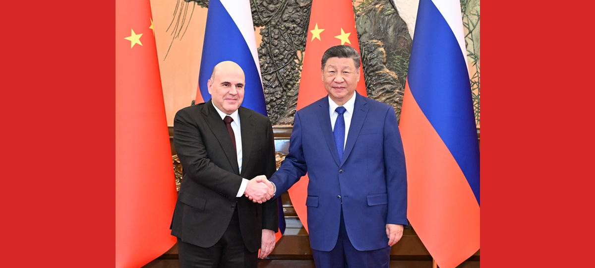 Xi Jinping se reúne com o primeiro-ministro russo em Beijing