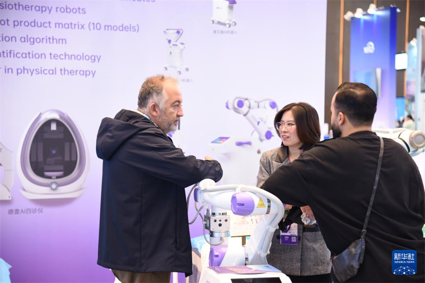 138ª Feira de Cantão encerra com número recorde de compradores estrangeiros