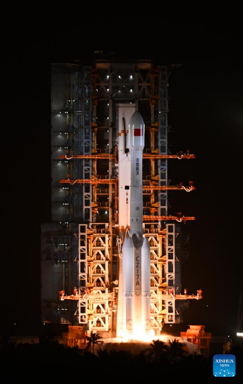 China lança novo satélite no espaço