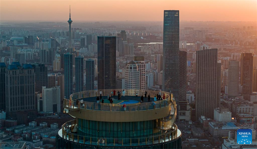 Recém-inaugurado mirante oferece vista panorâmica da cidade de Tianjin
