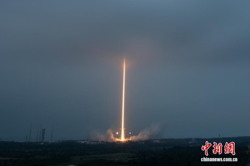 Foguete Longa Marcha-8A da China lança satélites da internet