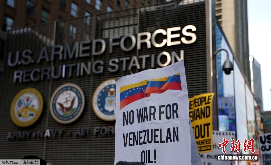 Diversas cidades dos EUA registram protestos contra ação militar na Venezuela