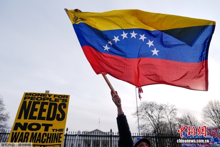 Diversas cidades dos EUA registram protestos contra ação militar na Venezuela