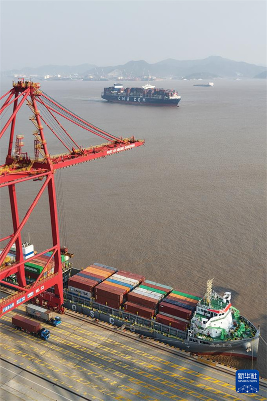 Porto de Ningbo-Zhoushan torna-se primeiro porto do mundo com movimentação anual de carga superior a 1,4 bilhão de toneladas