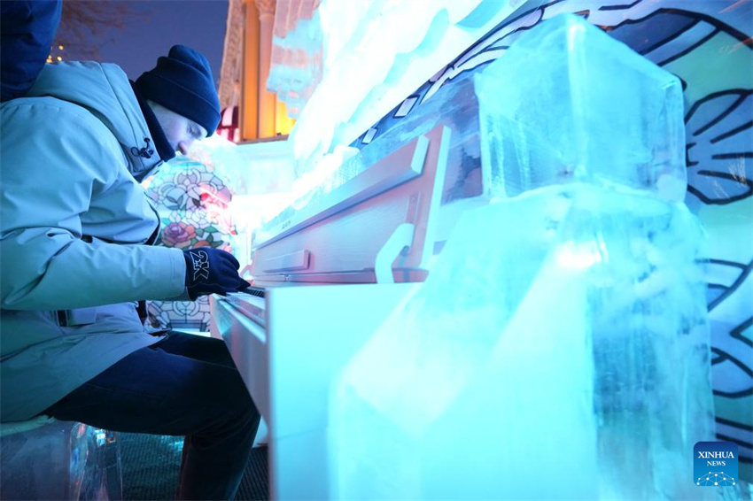 Harbin: esculturas de gelo transformam centenária Rua Central em paraíso invernal