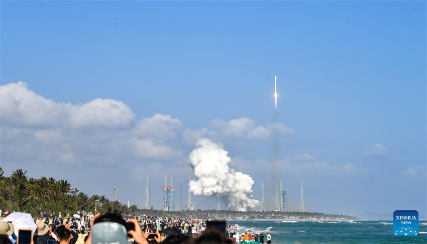 China lança novo grupo de satélites de internet