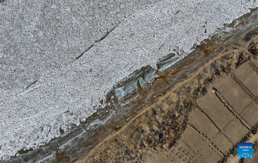 Galeria: Rio Amarelo congelado em meio a vaga de frio