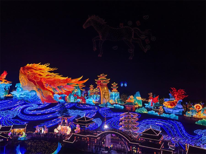 Festival anual icônico de lanternas tem início em Sichuan