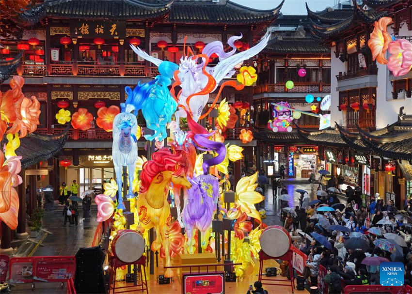 Festival das Lanternas do Jardim Yuyuan é inaugurado em Shanghai