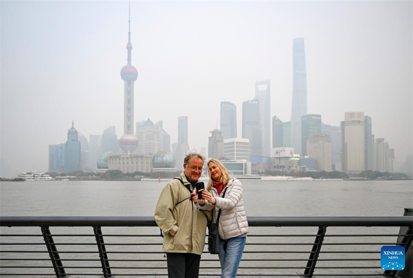 Abertura estimula aumento no número de visitantes que chegam à China e fortalece intercâmbios interpessoais