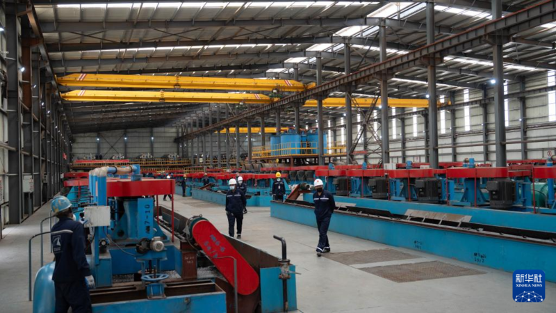 Presidente Chapo destaca agregação de valor na inauguração de fábrica de grafite em Moçambique