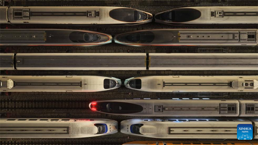 China: trens de alta velocidade a postos para o pico de viagens do Festival da Primavera