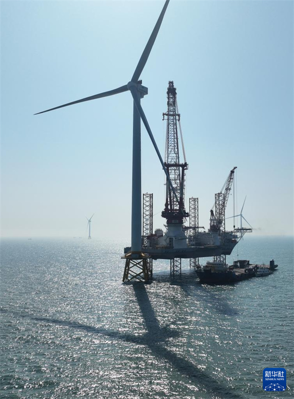 Turbina eólica offshore de 20 megawatts conectada à rede elétrica na área marítima do sul de Fujian