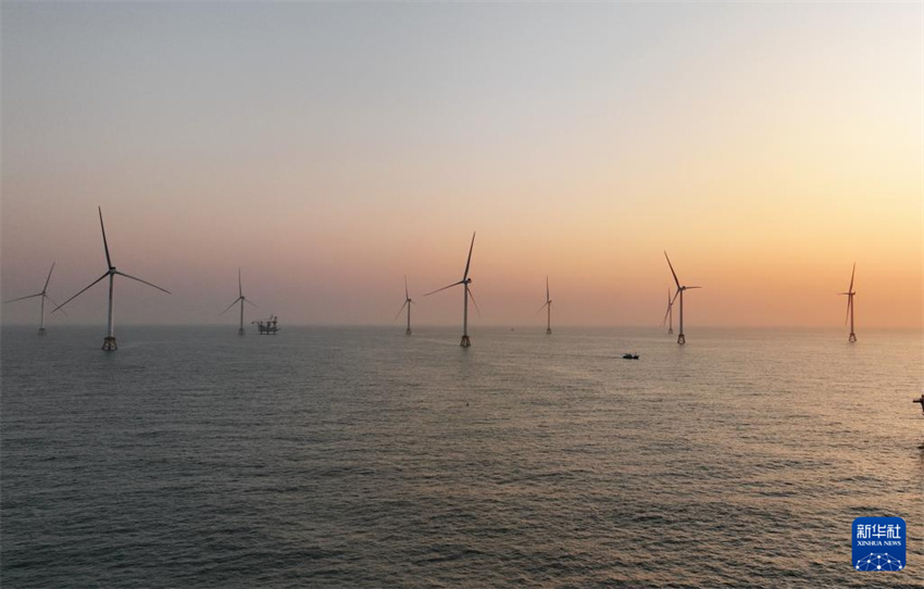 Turbina eólica offshore de 20 megawatts conectada à rede elétrica na área marítima do sul de Fujian