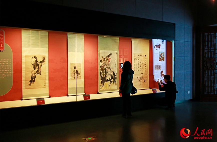 Museu de Tianjin apresenta exposição especial do Ano do Cavalo