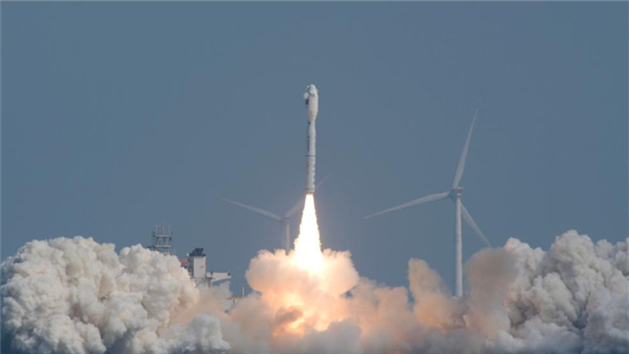 Foguete comercial chinês SD-3 lança sete satélites a partir do mar