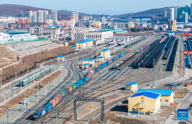 Corredor oriental do trem de carga China–Europa supera 1.000 viagens em 2026
