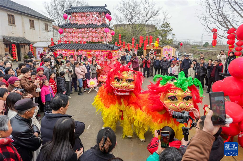 China realiza atividades para celebrar o Festival das Lanternas