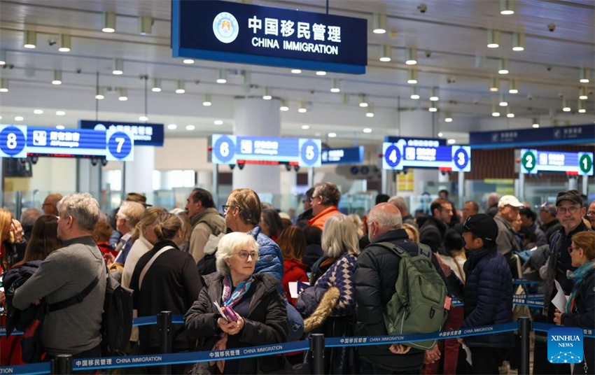 Navio de cruzeiro MS Regatta aporta em Tianjin