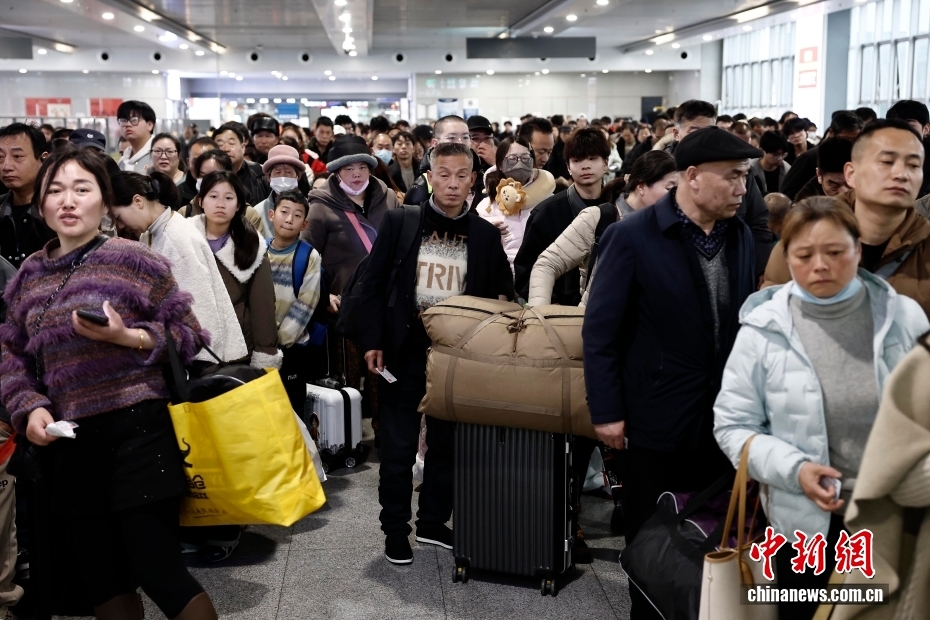Ferrovias da China superam 400 milhões de passageiros no “Chunyun”