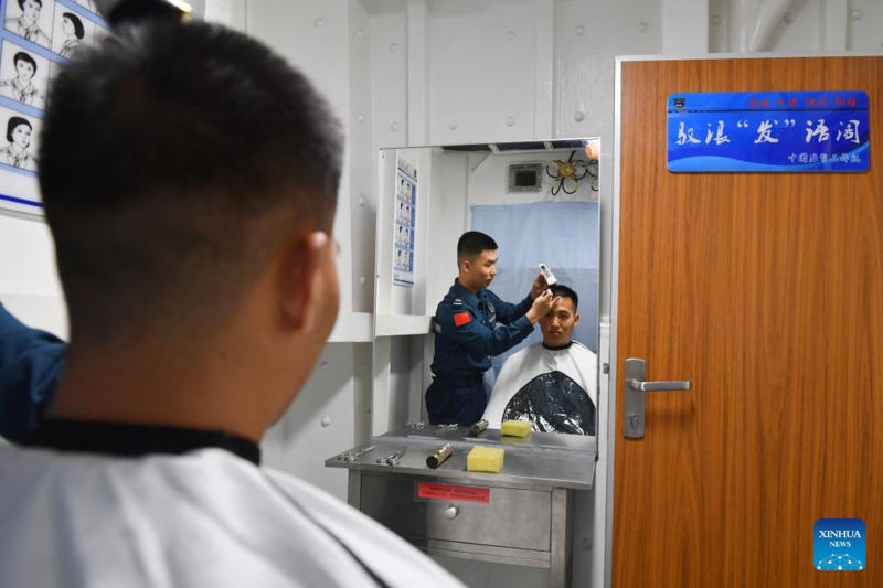 Navio Sandu da Guarda Costeira da China realiza patrulhas no Mar do Sul da China