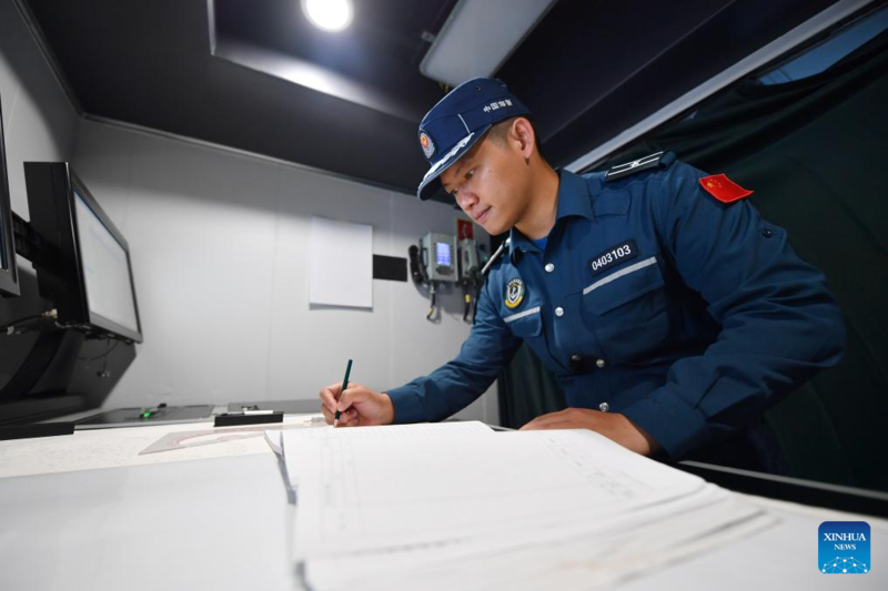 Navio Sandu da Guarda Costeira da China realiza patrulhas no Mar do Sul da China