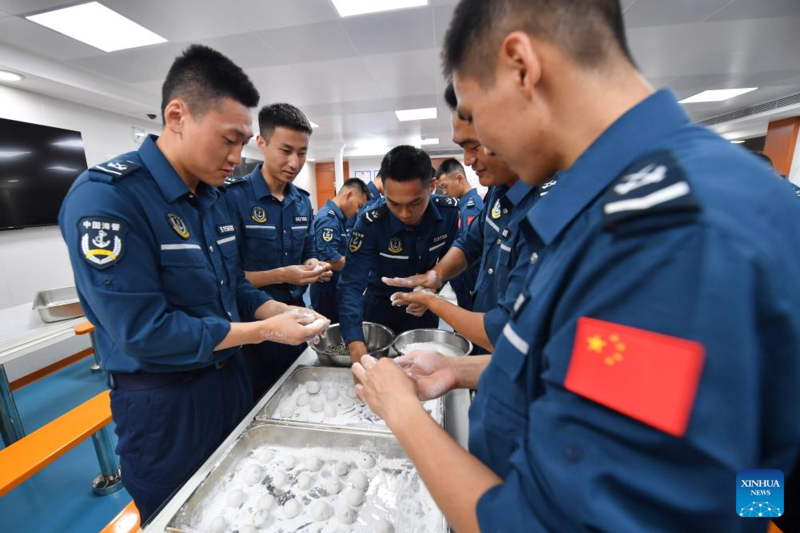 Navio Sandu da Guarda Costeira da China realiza patrulhas no Mar do Sul da China