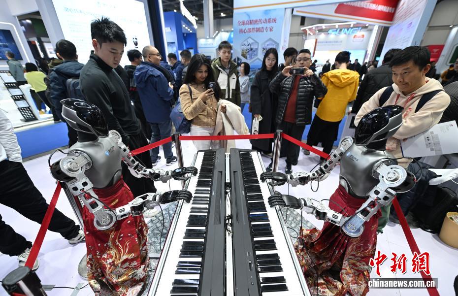 Feira de robôs humanoides realizada em Hangzhou
