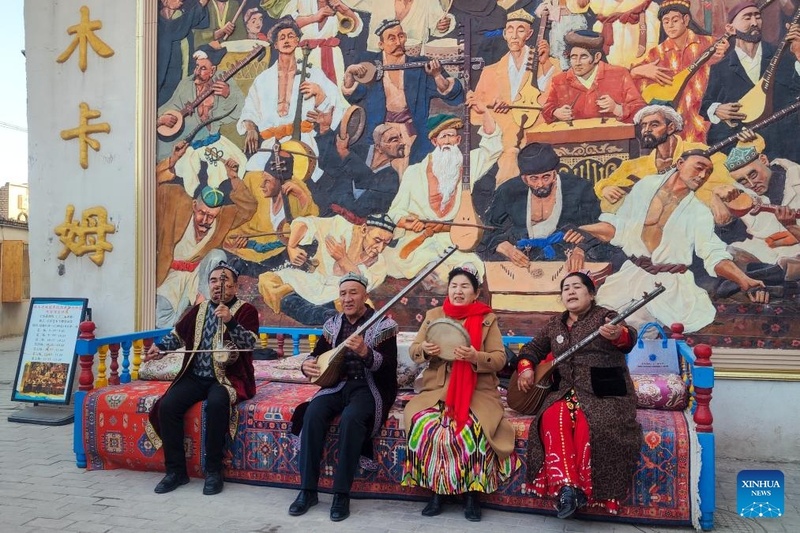 China: diversidade natural e riqueza histórica atraem inúmeros visitantes à cidade de Kuqa