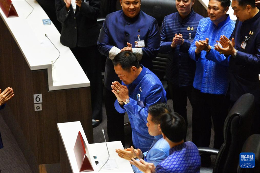 China parabeniza Anutin Charnvirakul por sua reeleição como primeiro-ministro da Tailândia