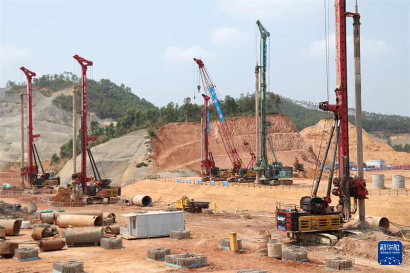 Novo aeroporto de Guangzhou inicia fase de construção