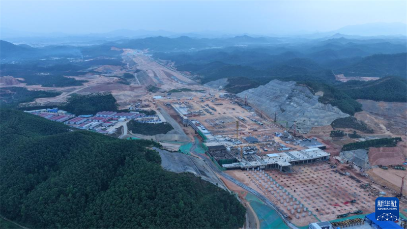 Novo aeroporto de Guangzhou inicia fase de construção