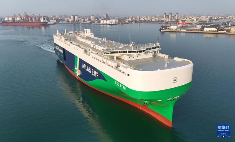 Navio chinês de transporte de veículos com 7 mil vagas entra em operação