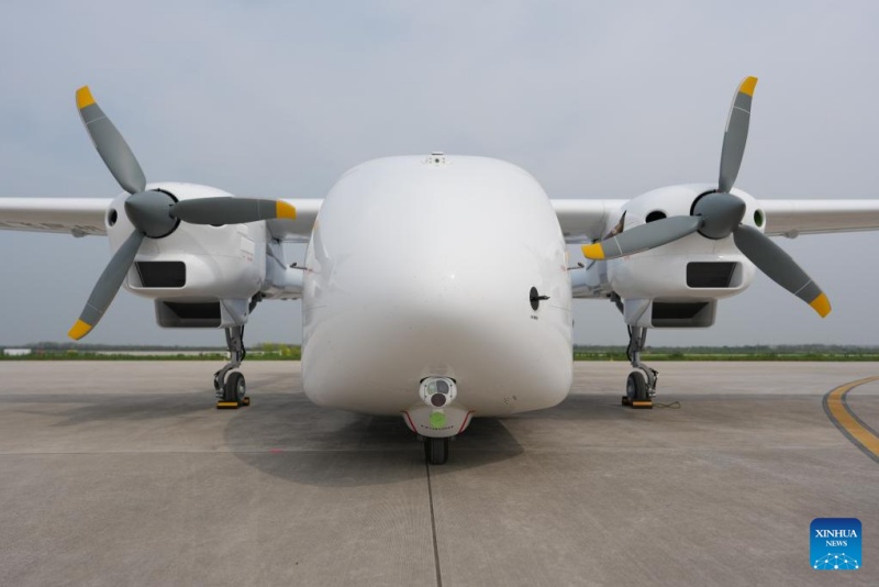 Sistema de aeronave cargueira não tripulada comercial HH-200 da China conclui voo inaugural