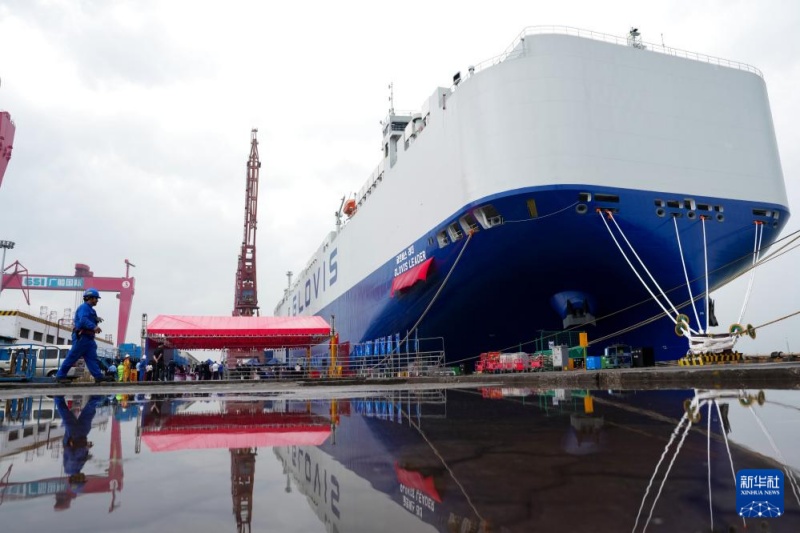 Maior navio transportador de automóveis do mundo, fabricado na China, é comissionado