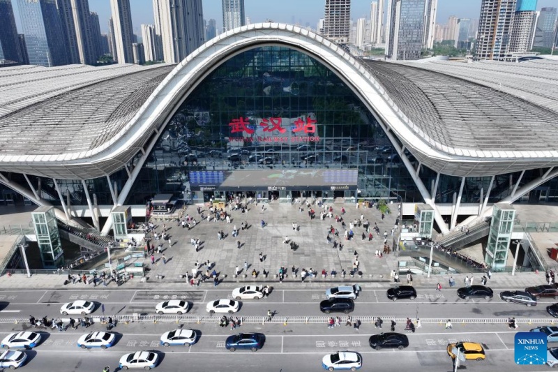 China registra recorde de viagens inter-regionais de passageiros durante o feriado do Dia do Trabalho