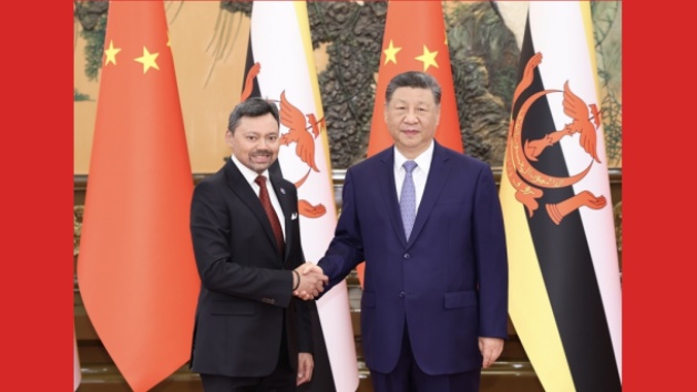 Xi Jinping reúne-se com príncipe herdeiro de Brunei