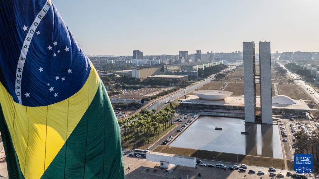 Isenção de visto do Brasil visa fortalecer parceria bilateralA decisão do Brasil de conceder entrada sem visto por curtos períodos a cidadãos chineses deve fazer mais do que estimular a demanda turística. 