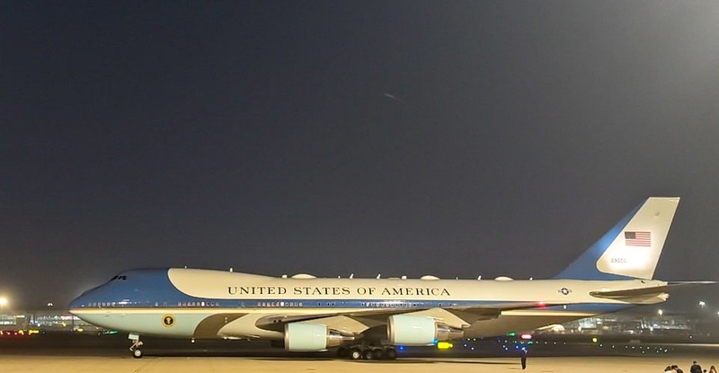 Trump chega a Beijing para visita de Estado à China