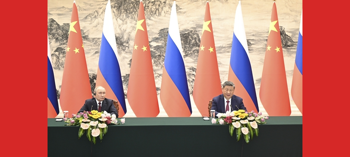 Xi Jinping e Putin se encontram conjuntamente com a imprensa