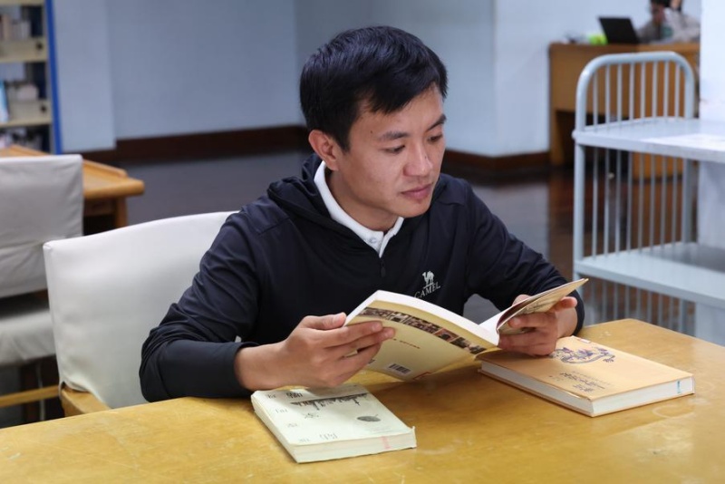 Guia turístico leva estrangeiros a explorar a verdadeira essência de Shanghai