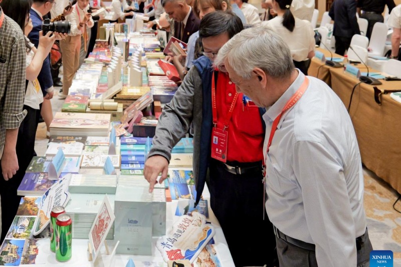 Conferência de sinólogos começa em Dunhuang