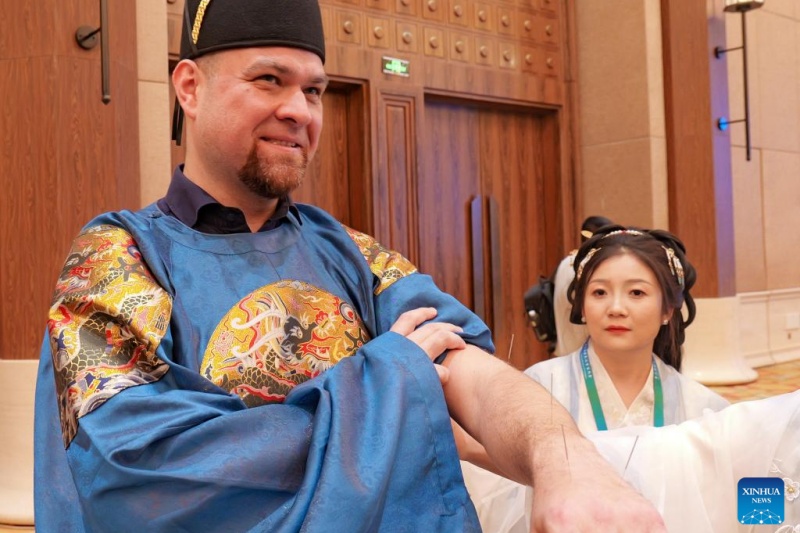 Conferência de sinólogos começa em Dunhuang