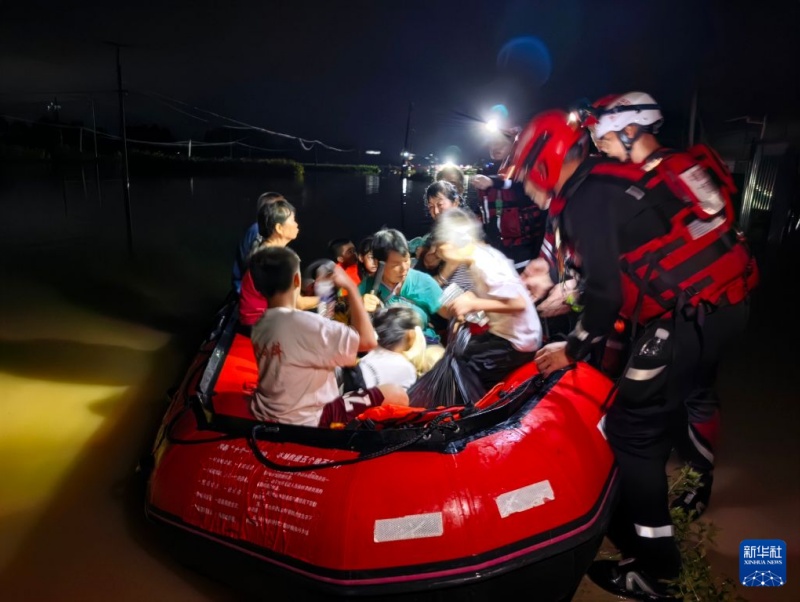 China intensifica controle de enchentes com equipes adicionais para Guangxi e Liaoning