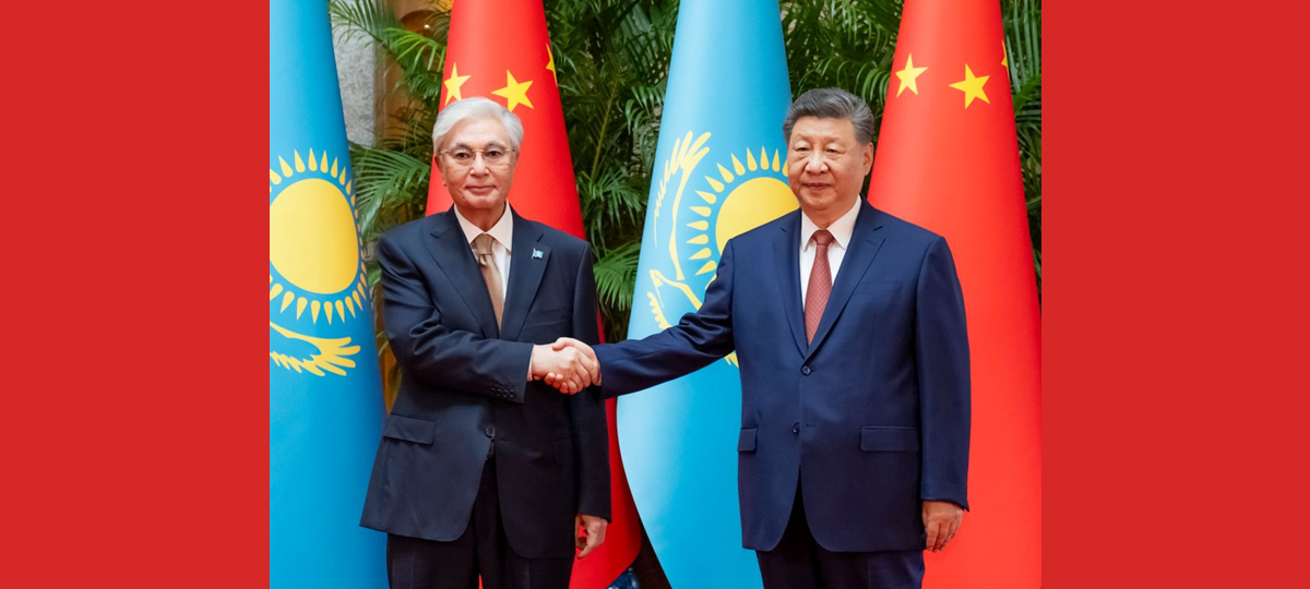 Xi Jinping reuniu-se com presidente do Cazaquistão em Shanghai