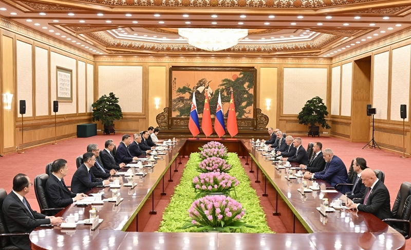 Xi Jinping pede que Eslováquia desempenhe um papel construtivo no avanço dos laços China-UE