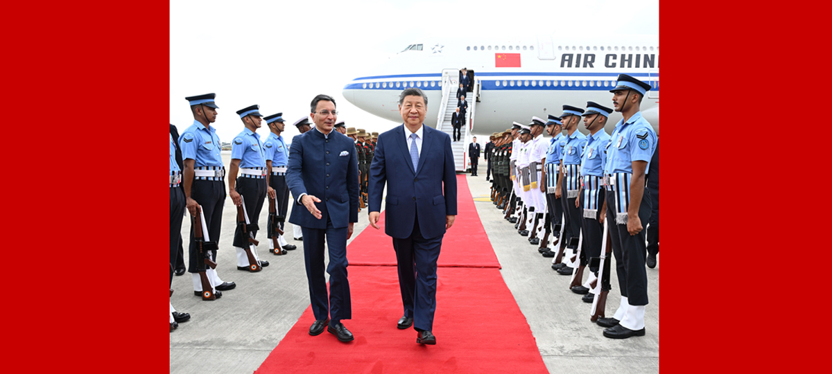 Xi Jinping chega a Nova Déli para cúpula do BRICS