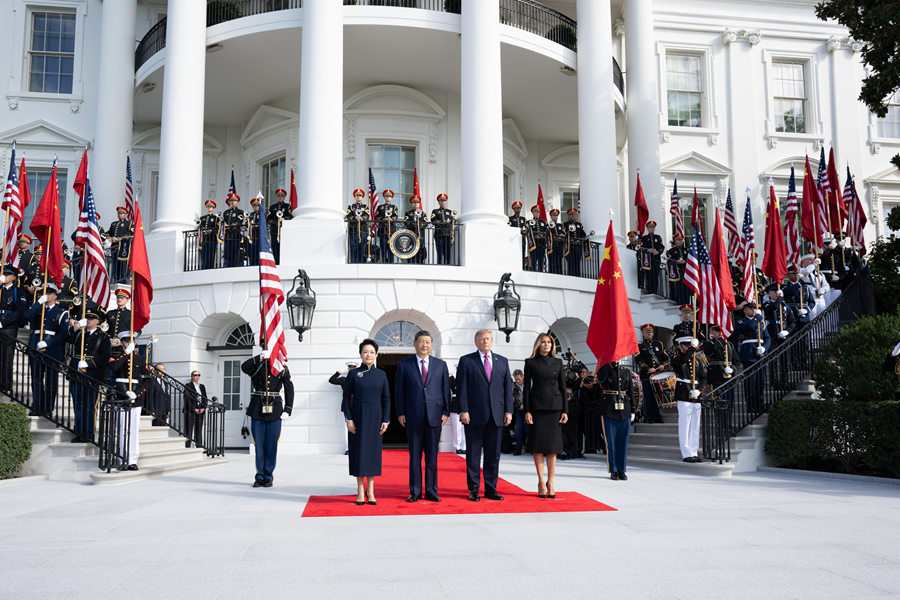 Xi Jinping participa da cerimônia de boas-vindas realizada por Trump