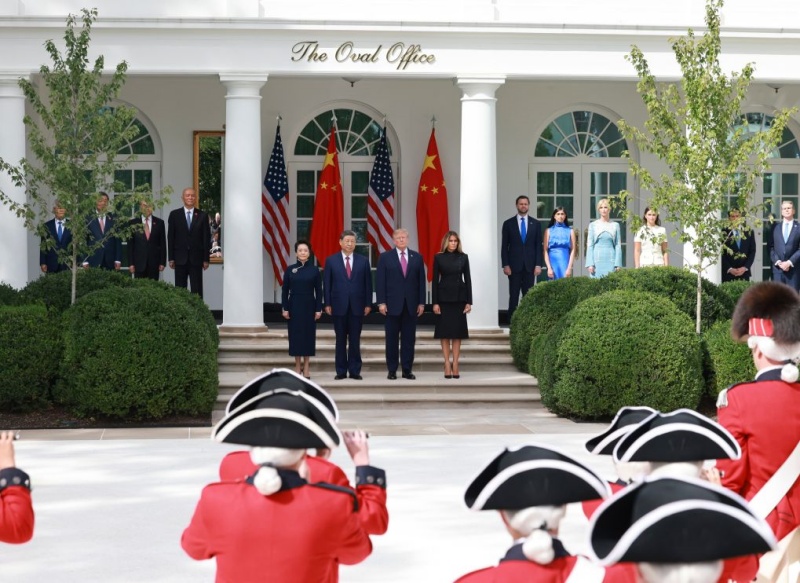 Xi Jinping participa da cerimônia de boas-vindas realizada por Trump